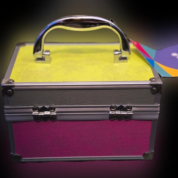 Caboodles Baby Train Case - Picture 2 of 4